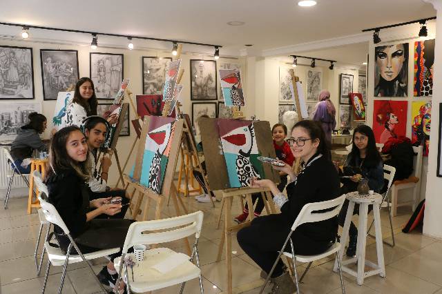 çağatay sanat_resim kursu_grafik_moda tasarım_hobi resim_yetenek sınavları_güzel sanatlar liselerine hazırlık_work shop (1)