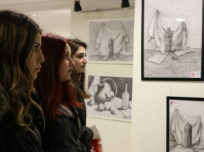 Bu hafta Çağatay Sanat Eğitim Merkezinde karakalem resim sergisi düzenlendi.